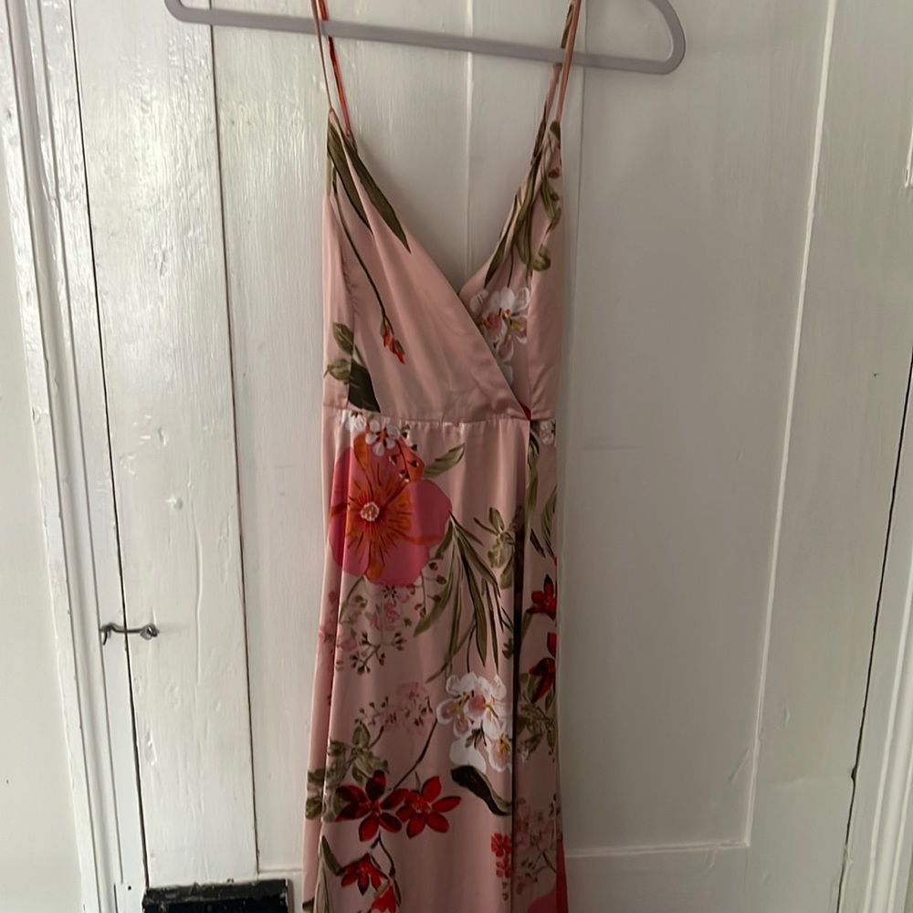 Lulus satin floral dress size medium